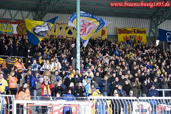 Eintracht Braunschweig vs Kickers Emden (2-1) (6)
