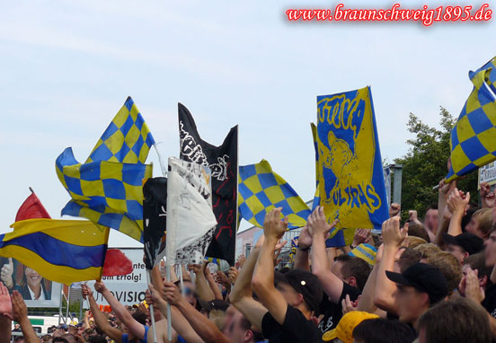 Kickers Emden vs Eintracht Braunschweig (1-0) (3)