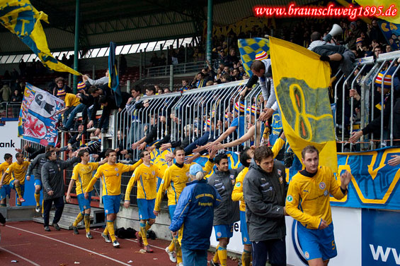 Eintracht Braunschweig vs SV Sandhausen (6-0) (11)