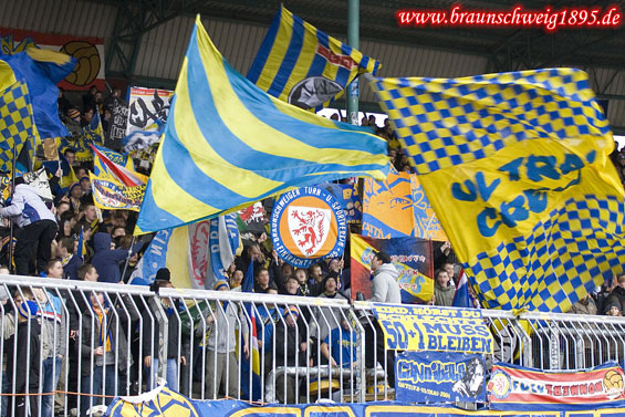 Eintracht Braunschweig vs SpVgg Unterhaching (1-0) (6)