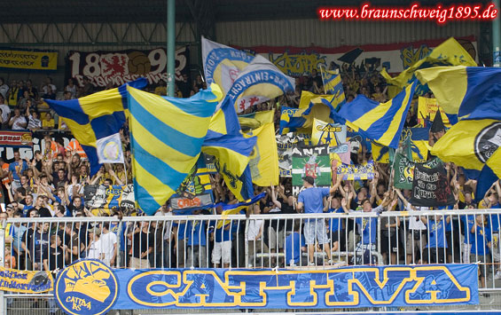 Eintracht Braunschweig vs Holstein Kiel (2-1) (15)