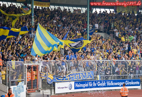 Eintracht Braunschweig vs Holstein Kiel (2-1) (18)