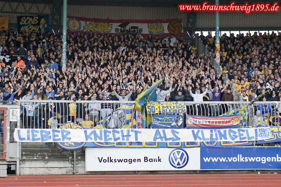 Eintracht Braunschweig vs Dynamo Dresden (0-1) (4)
