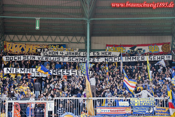 Eintracht Braunschweig vs Wuppertaler SV Borussia (3-0) (7)