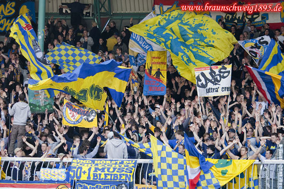 Eintracht Braunschweig vs Wuppertaler SV Borussia (3-0) (8)