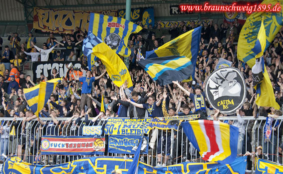 Eintracht Braunschweig vs Wuppertaler SV Borussia (3-0) (10)