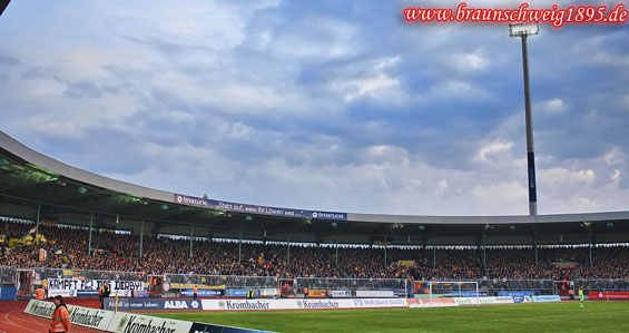 Eintracht Braunschweig vs SV Wehen Wiesbaden (3-1) (8)