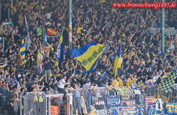 Eintracht Braunschweig vs FC Bayern München II (3-1) (8)