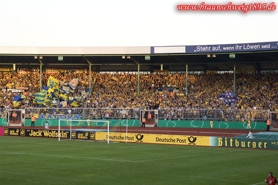 Eintracht Braunschweig vs 1. FC Kaiserslautern (0-1) (11)