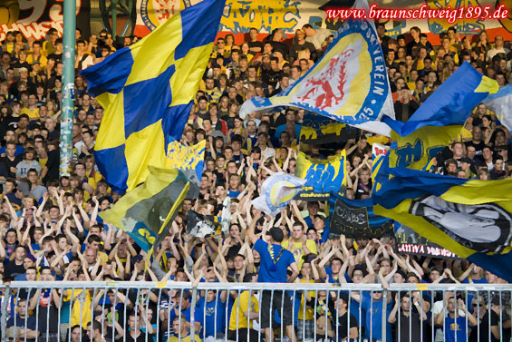 Eintracht Braunschweig vs 1. FC Kaiserslautern (0-1) (12)