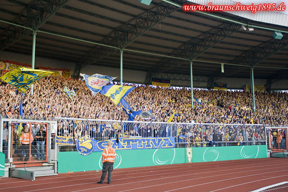 Eintracht Braunschweig vs 1. FC Kaiserslautern (0-1) (14)