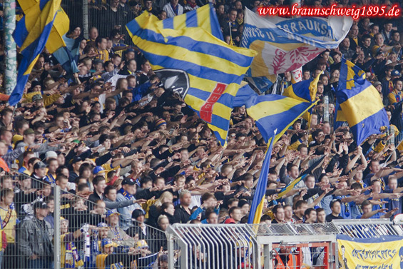 Eintracht Braunschweig vs TuS Koblenz (4-1) (4)