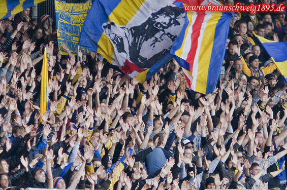 Eintracht Braunschweig vs SpVgg Unterhaching (3-0) (5)
