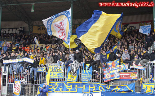 Eintracht Braunschweig vs SSV Jahn Regensburg (2-0) (2)