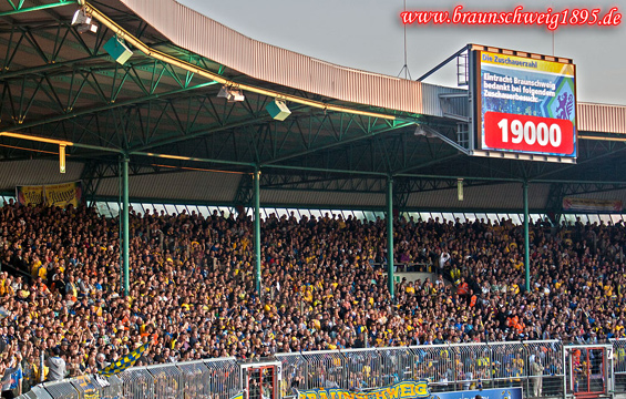 Eintracht Braunschweig vs SV Sandhausen (2-0) (8)