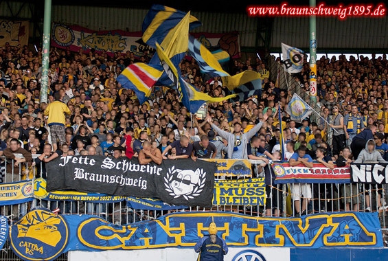 Eintracht Braunschweig vs SV Sandhausen (2-0) (10)