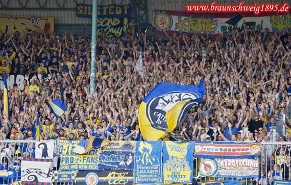 Eintracht Braunschweig vs 1. FC Heidenheim 1846 (4-0) (2)