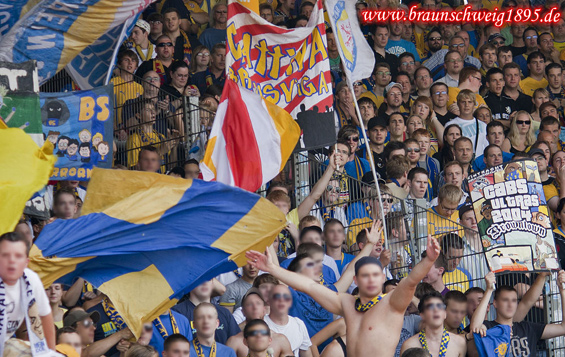 Eintracht Braunschweig vs SV Wehen Wiesbaden (1-2) (9)