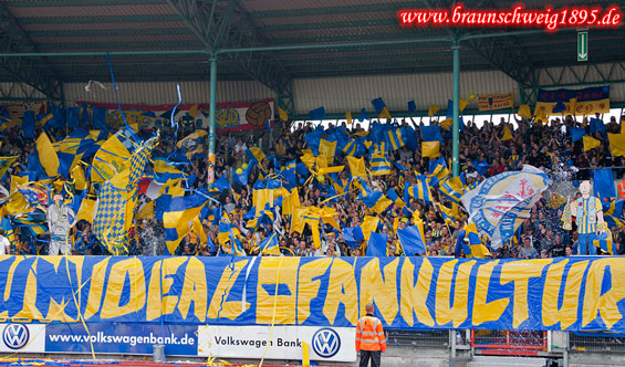 Eintracht Braunschweig vs Rot-Weiß Ahlen (2-0) (3)