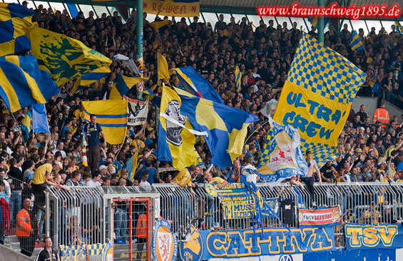 Eintracht Braunschweig vs Rot-Weiß Ahlen (2-0) (9)
