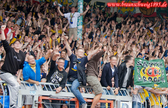 Eintracht Braunschweig vs TSV 1860 München (3-1) (12)