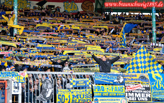Eintracht Braunschweig vs VfL Bochum (4-0) (2)
