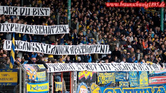 Eintracht Braunschweig vs SC Paderborn (0-0) (14)