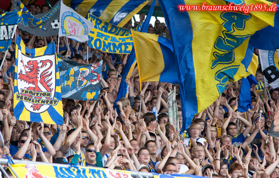 Eintracht Braunschweig vs FC St. Pauli (1-0) (7)