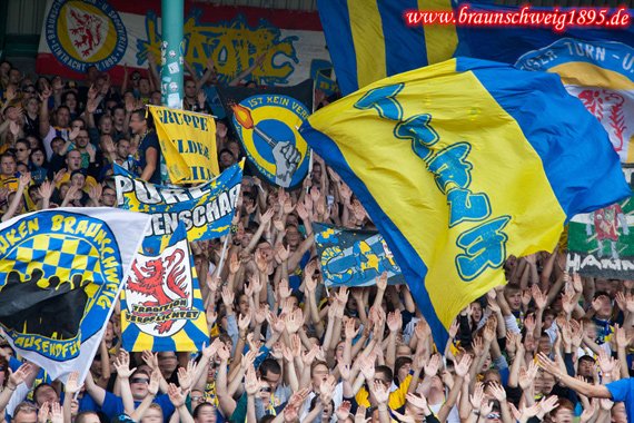 Eintracht Braunschweig vs FC St. Pauli (1-0) (8)