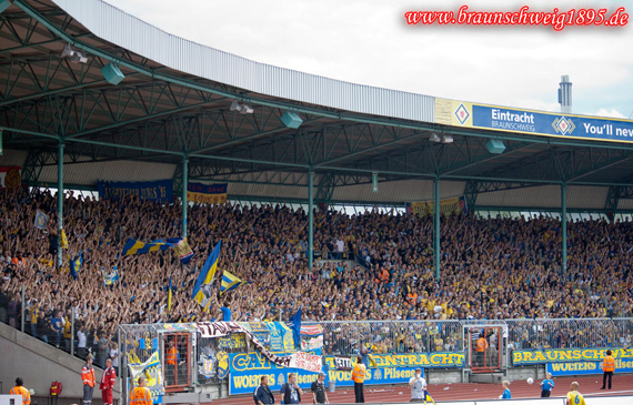 Eintracht Braunschweig vs FC St. Pauli (1-0) (9)