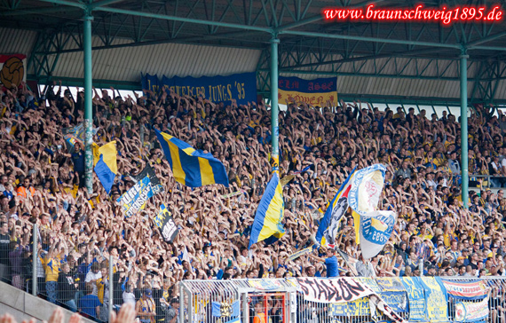 Eintracht Braunschweig vs FC St. Pauli (1-0) (12)