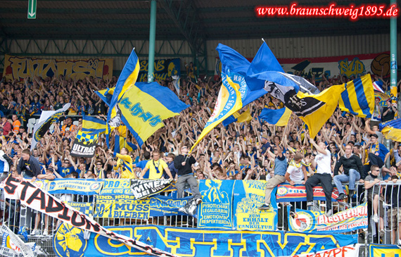 Eintracht Braunschweig vs FC St. Pauli (1-0) (13)