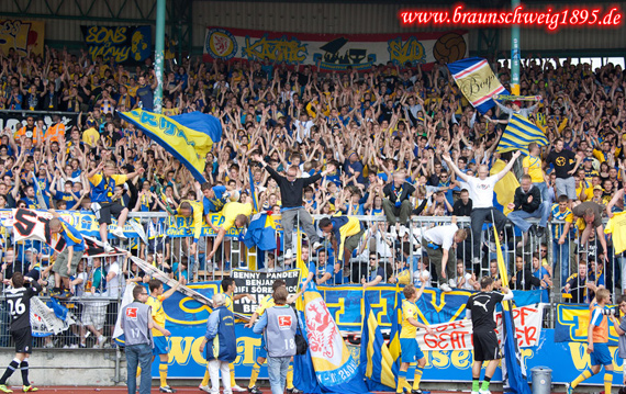 Eintracht Braunschweig vs FC St. Pauli (1-0) (16)