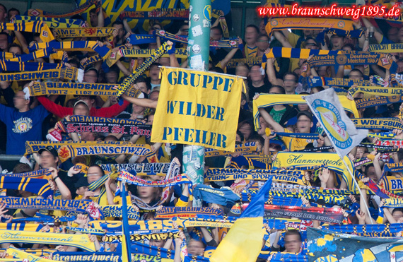 Eintracht Braunschweig vs FC St. Pauli (1-0) (17)