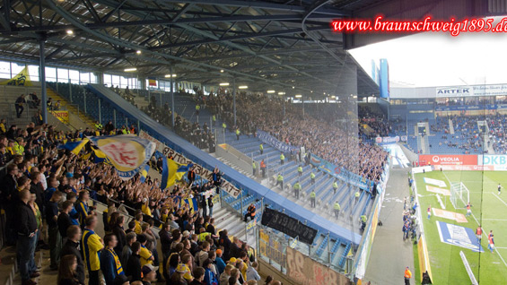 FC Hansa Rostock vs Eintracht Braunschweig (0-0) (10)
