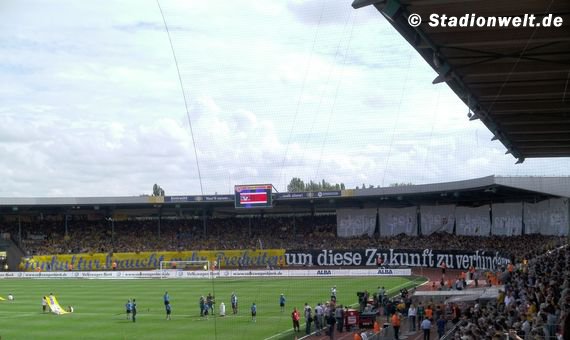 Eintracht Braunschweig vs 1. FC Köln (1-0) (2)