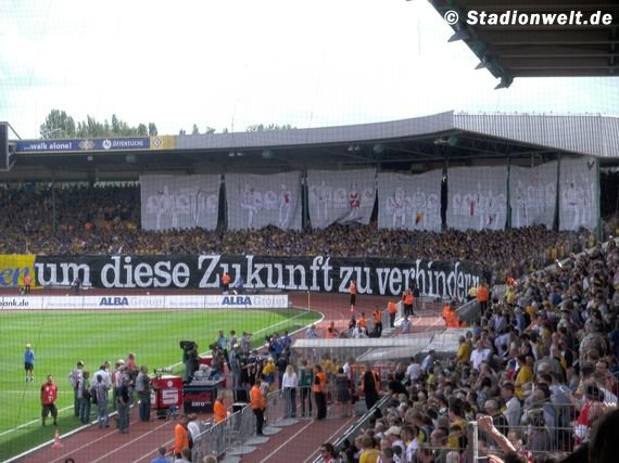 Eintracht Braunschweig vs 1. FC Köln (1-0) (3)