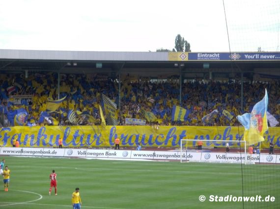 Eintracht Braunschweig vs 1. FC Köln (1-0) (4)