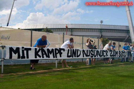 Eintracht Braunschweig vs 1. FC Köln (1-0) (9)