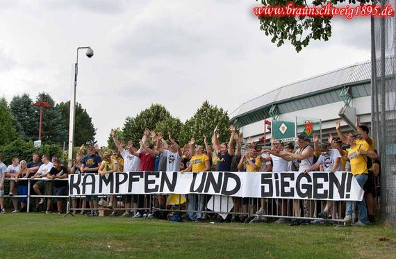 Eintracht Braunschweig vs 1. FC Köln (1-0) (12)