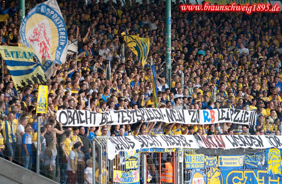 Eintracht Braunschweig vs SC Paderborn (2-1) (5)