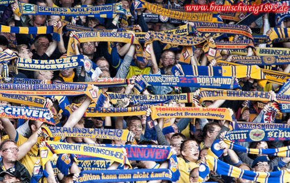 Eintracht Braunschweig vs SSV Jahn Regensburg (1-0) (3)