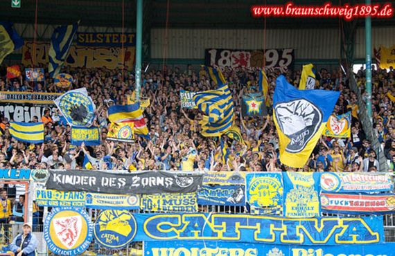 Eintracht Braunschweig vs SSV Jahn Regensburg (1-0) (14)
