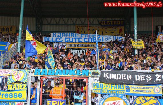 Eintracht Braunschweig vs SSV Jahn Regensburg (1-0) (15)