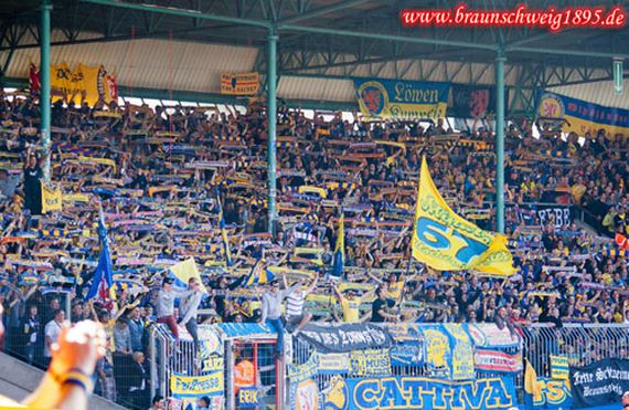 Eintracht Braunschweig vs SSV Jahn Regensburg (1-0) (16)