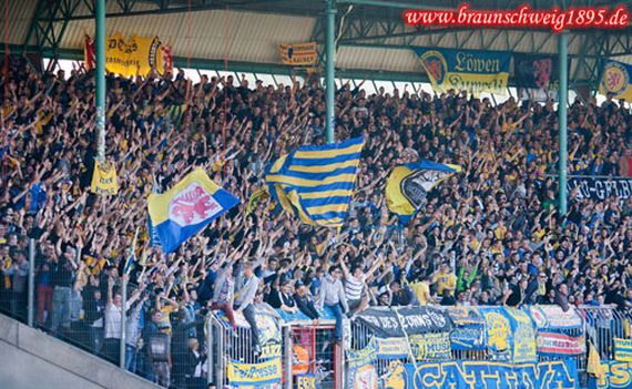 Eintracht Braunschweig vs SSV Jahn Regensburg (1-0) (17)