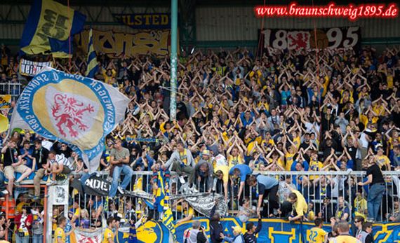 Eintracht Braunschweig vs SSV Jahn Regensburg (1-0) (23)