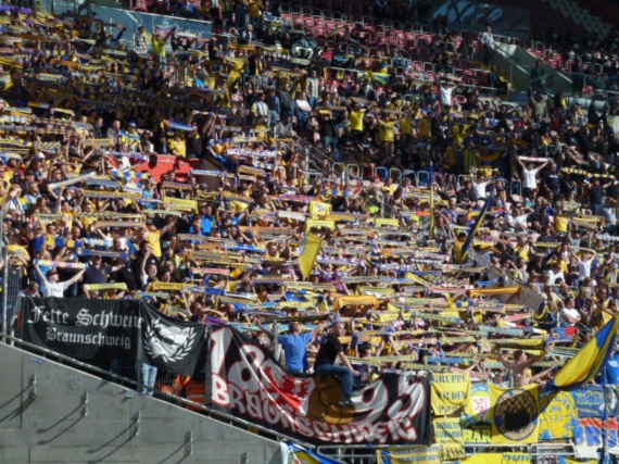 1. FC Kaiserslautern vs Eintracht Braunschweig (1-1) (7)