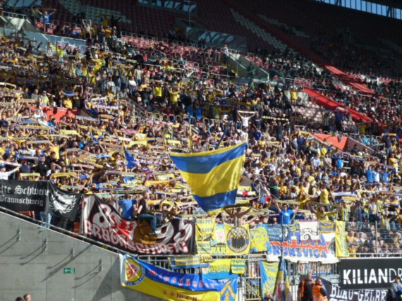 1. FC Kaiserslautern vs Eintracht Braunschweig (1-1) (8)
