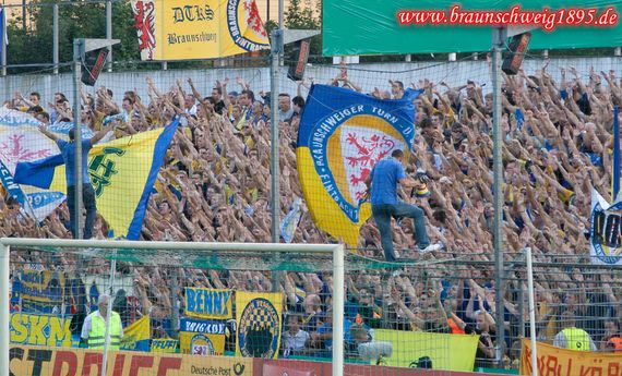VfB Lübeck vs Eintracht Braunschweig (0-3) (6)